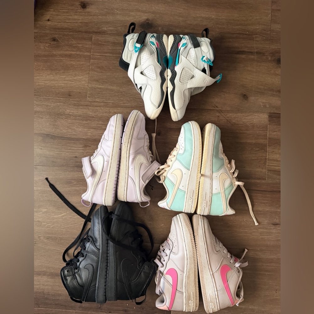 Kids sneaker lot 4 size 1 and 1 size 13